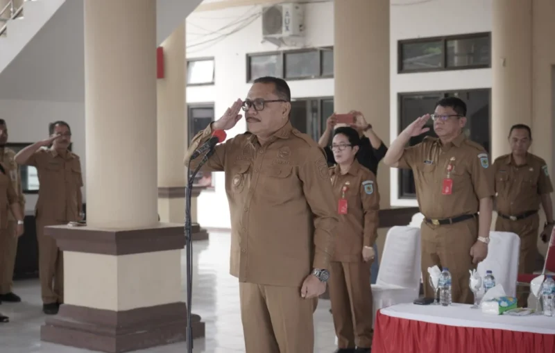 Pemkab Bolmong melaksanakan apel perdana ASN setelah cuti lebaran atau Hari Raya Idul Fitri 1445 Hijriah di Pendopo Kantor Bupati Bolmong, Selasa 16 April 2024.