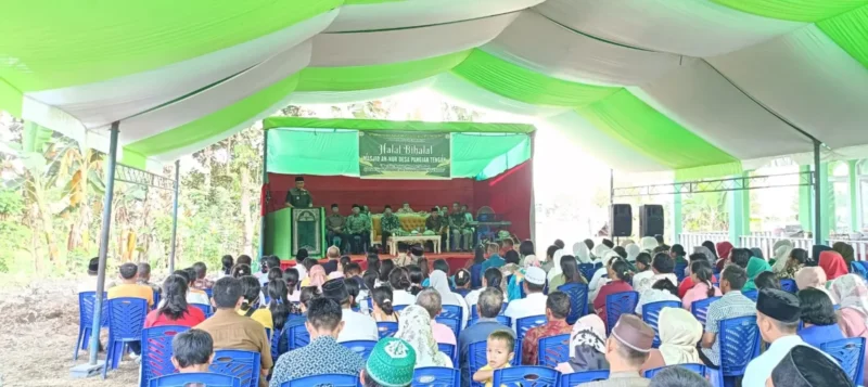 Bupati Bolmong Limi Mokodompit, menghadiri perayaan halalbihalal di Desa Pangian Tengah, Kecamatan Passi Timur pada Jumat, 26 April 2024.